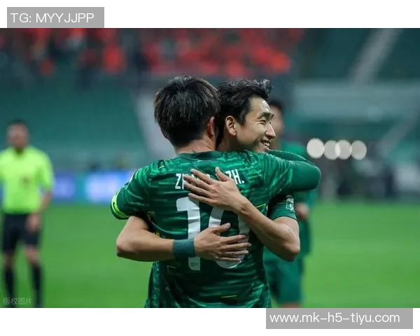 国安球迷机场送别塞蒂恩张源泪洒离别情深 国安球迷机场送别塞蒂恩张源泪洒离别情深