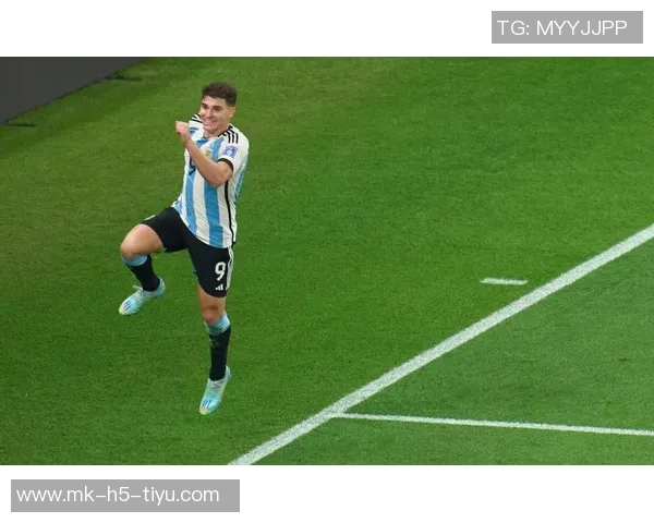 阿尔瓦雷斯追平梅西脚步2025年已为俱乐部和国家队攻入27球 阿尔瓦雷斯追平梅西脚步2025年已为俱乐部和国家队攻入27球